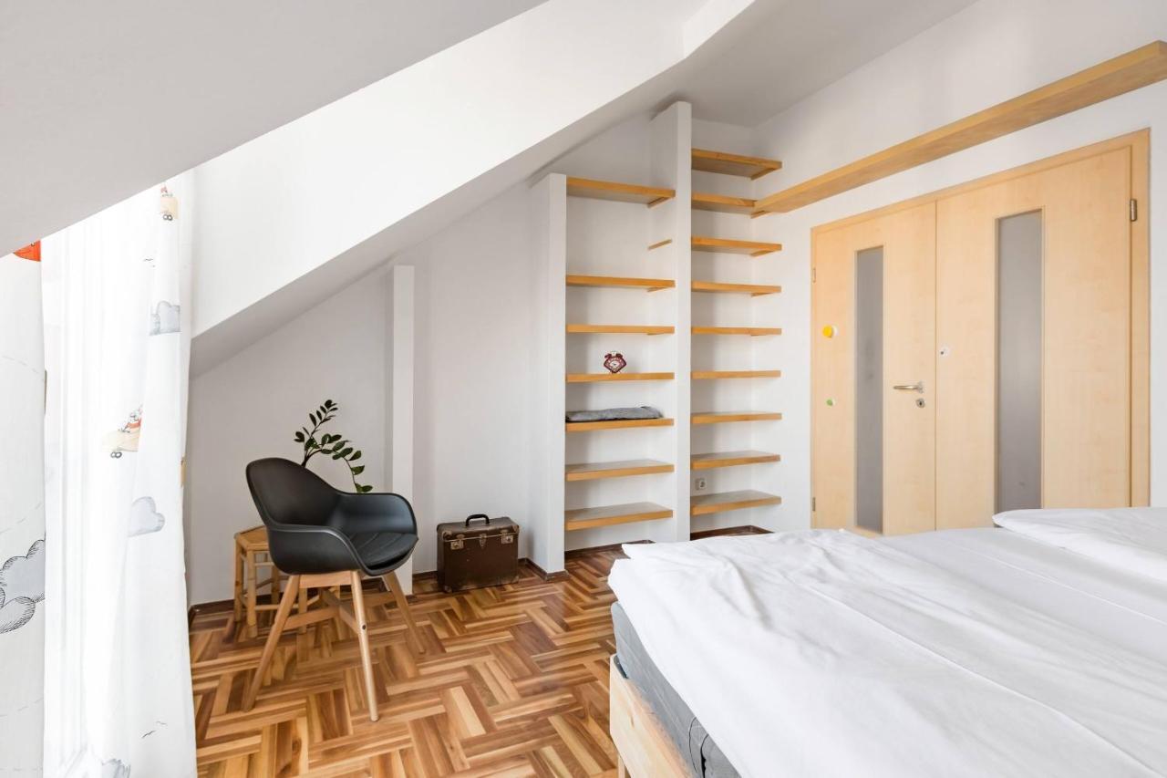 Relax Into Loft Living At A Light-Filled City Escape Βουδαπέστη Εξωτερικό φωτογραφία