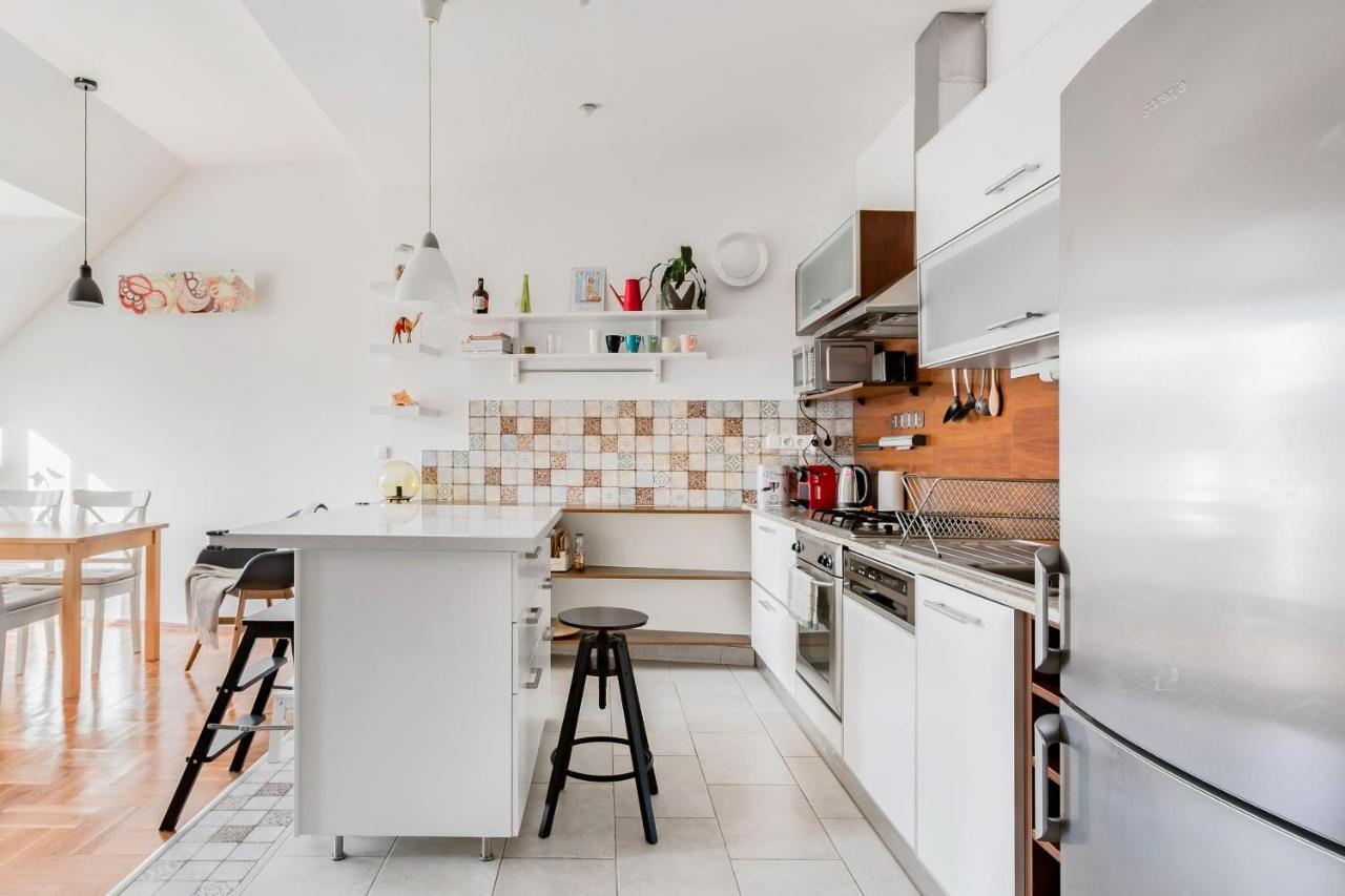 Relax Into Loft Living At A Light-Filled City Escape Βουδαπέστη Εξωτερικό φωτογραφία