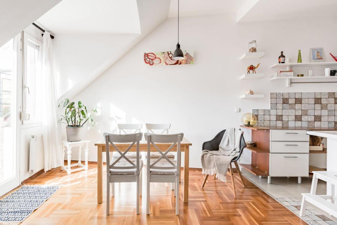 Relax Into Loft Living At A Light-Filled City Escape Βουδαπέστη Εξωτερικό φωτογραφία