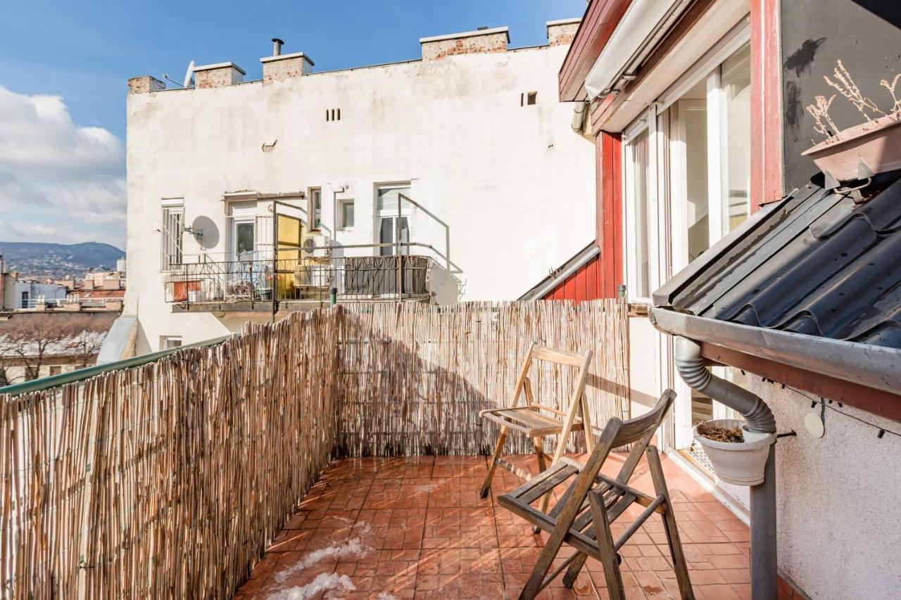Relax Into Loft Living At A Light-Filled City Escape Βουδαπέστη Εξωτερικό φωτογραφία
