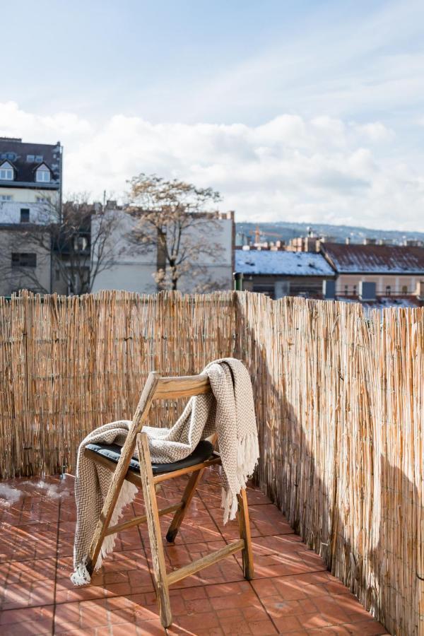 Relax Into Loft Living At A Light-Filled City Escape Βουδαπέστη Εξωτερικό φωτογραφία