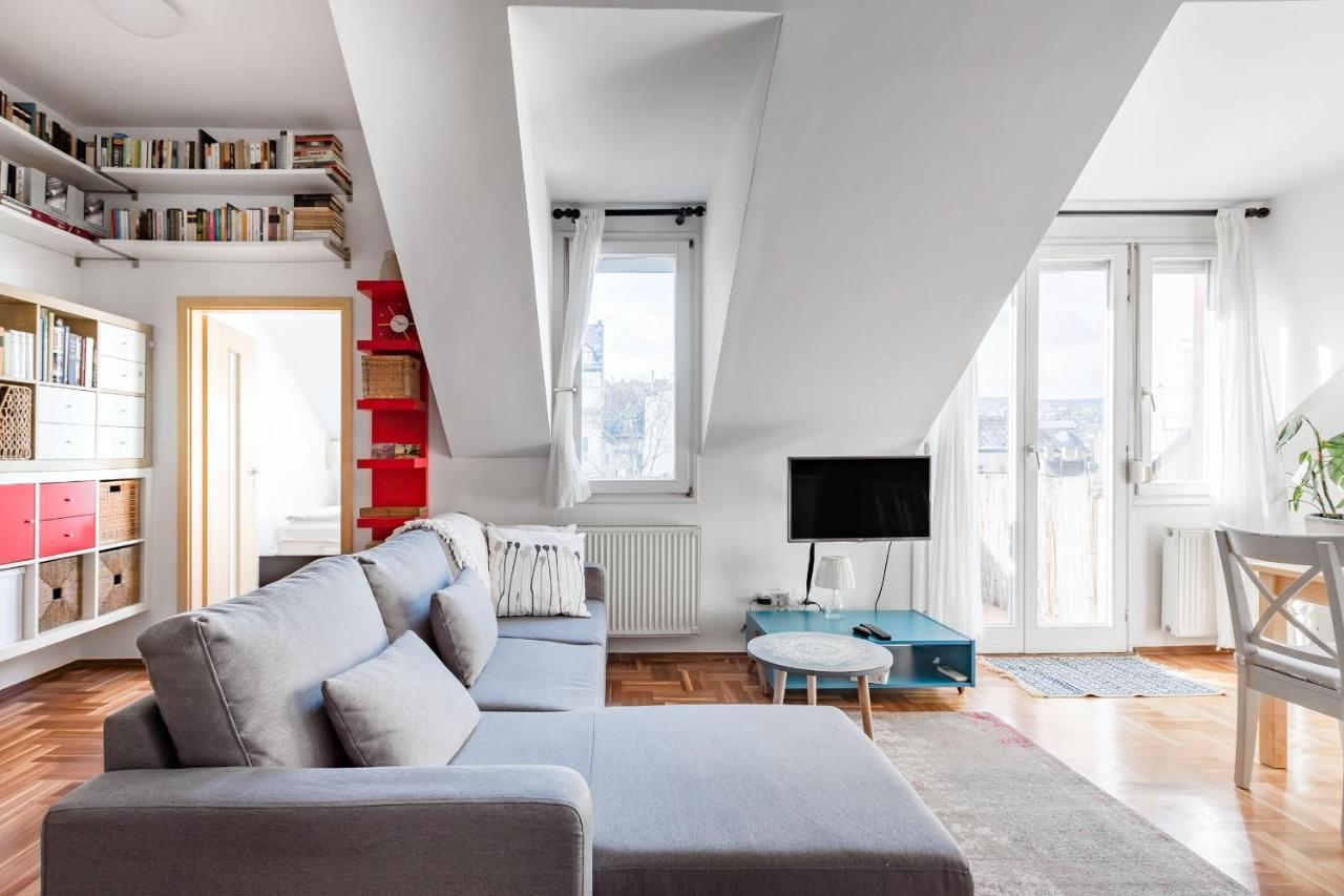 Relax Into Loft Living At A Light-Filled City Escape Βουδαπέστη Εξωτερικό φωτογραφία