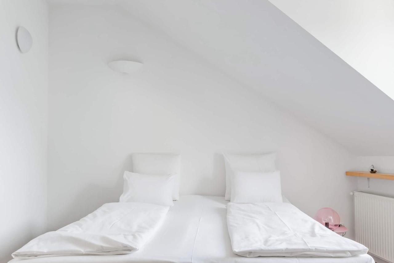 Relax Into Loft Living At A Light-Filled City Escape Βουδαπέστη Εξωτερικό φωτογραφία