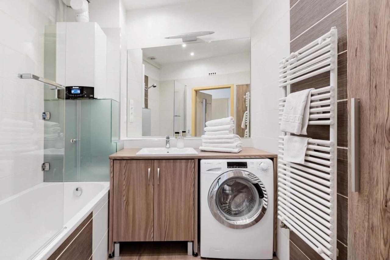 Relax Into Loft Living At A Light-Filled City Escape Βουδαπέστη Εξωτερικό φωτογραφία